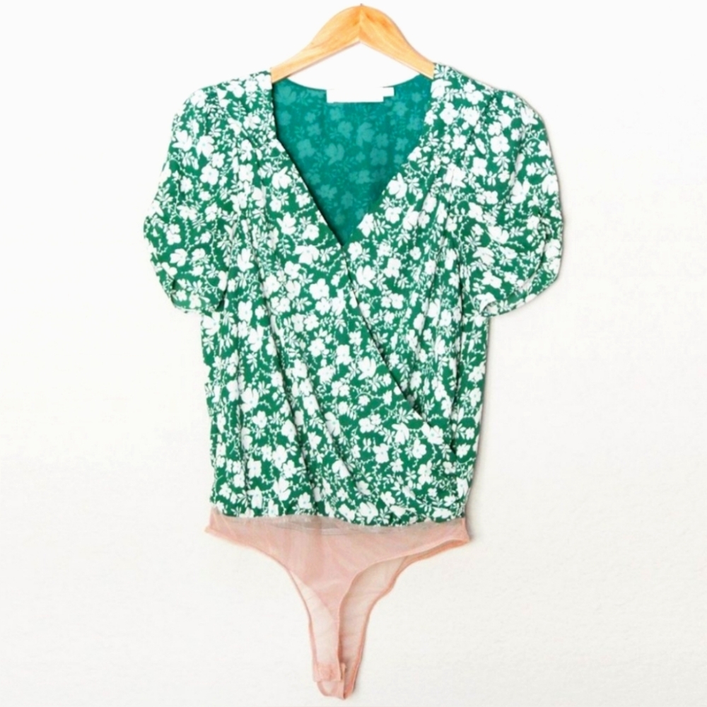 ASTR The Label Wrap Front Bodysuit Green/White Floral Blouse Top S Surplice Neck